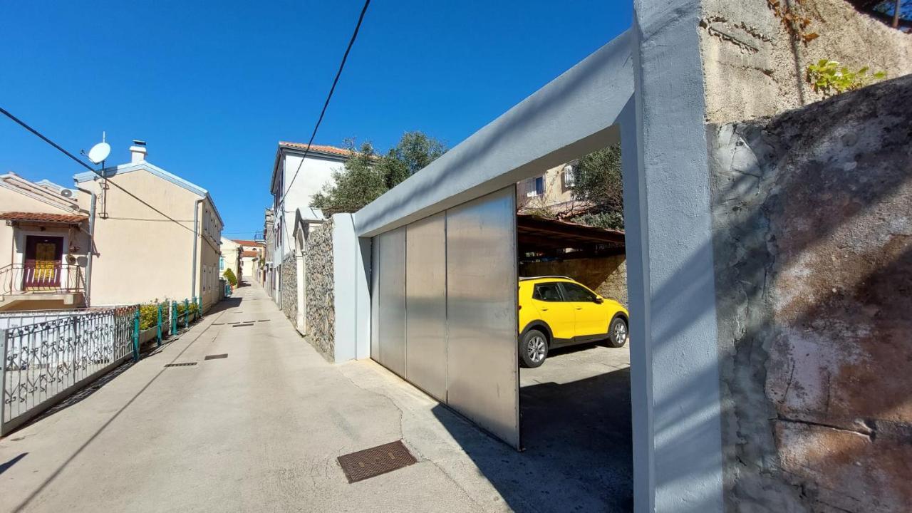 Apartman Kristina And Free Parking Leilighet Mali Lošinj Eksteriør bilde